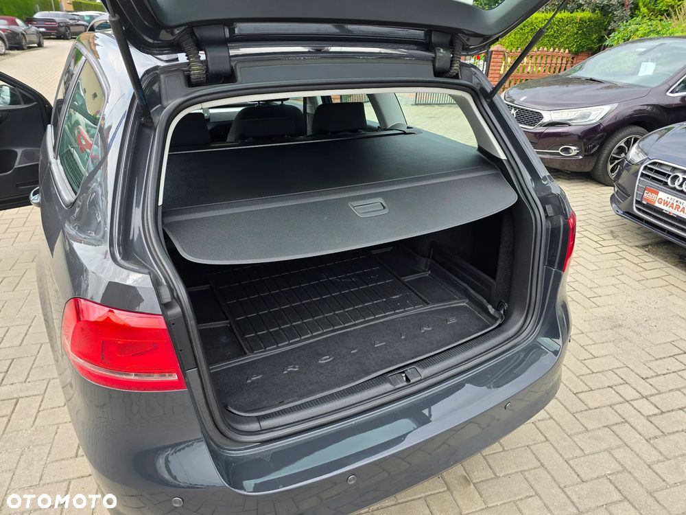 Volkswagen Passat Variant - 18