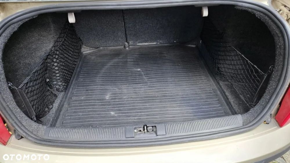 Skoda Fabia 1.4 16V Ambiente - 7