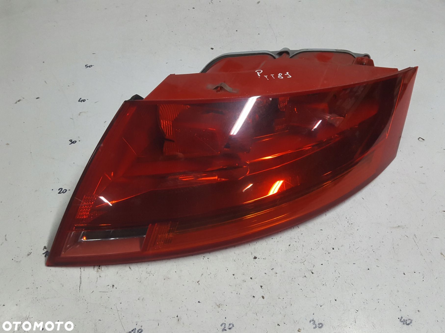 AUDI TT 8J 06-10r LAMPA PRAWA TYŁ TYLNA - 1