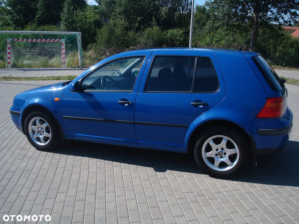 Volkswagen Golf 1.6 Tour Edition - 11