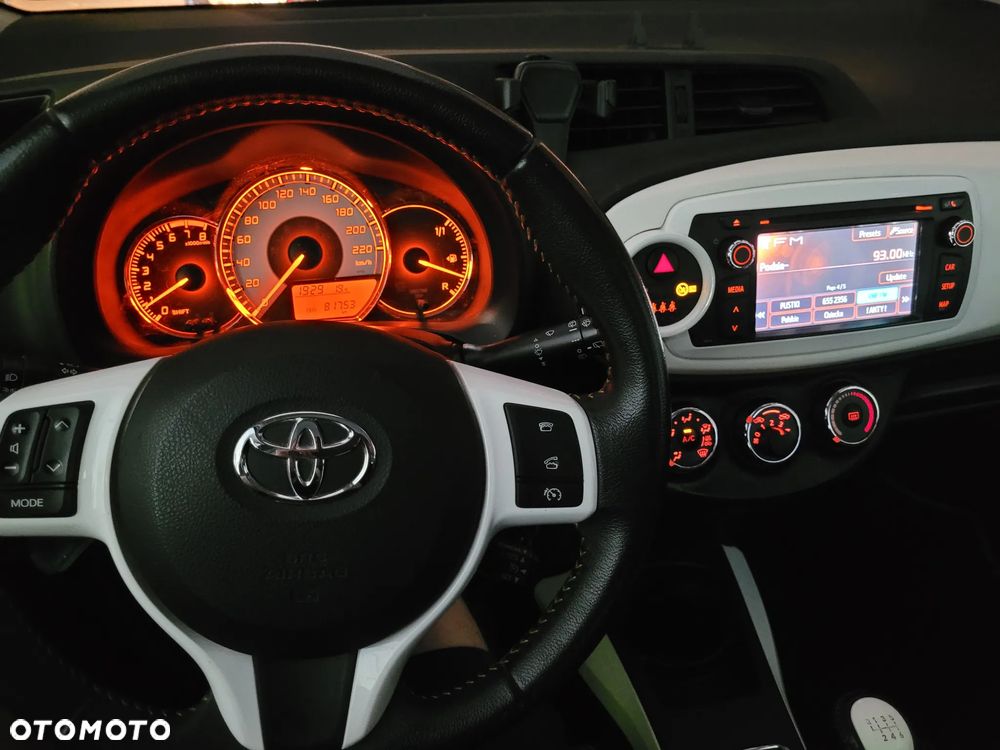 Toyota Yaris 1.33 Prestige - 4