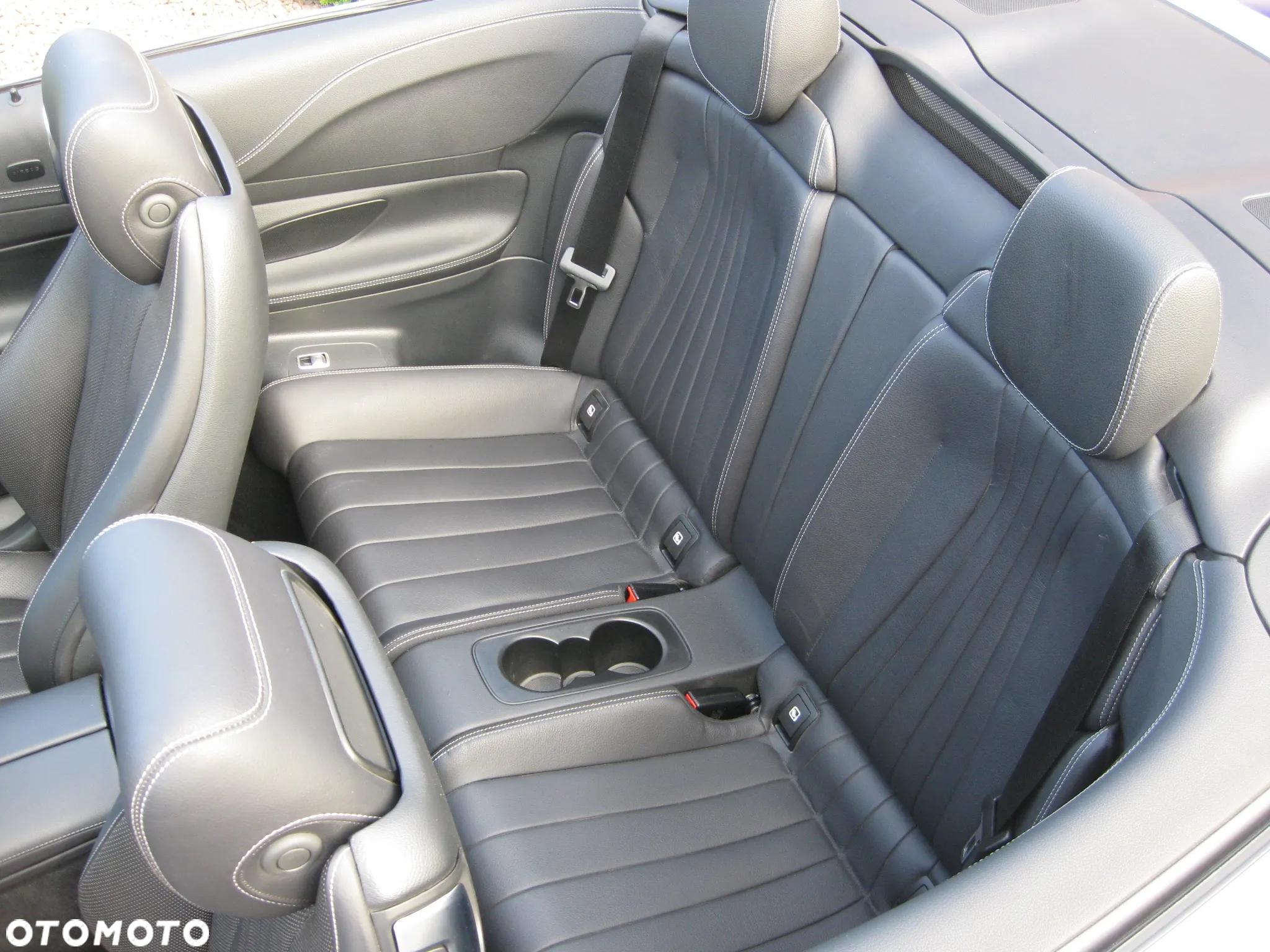 Mercedes-Benz Klasa E 200 Kabriolet 4-Matic 9G-TRONIC - 16