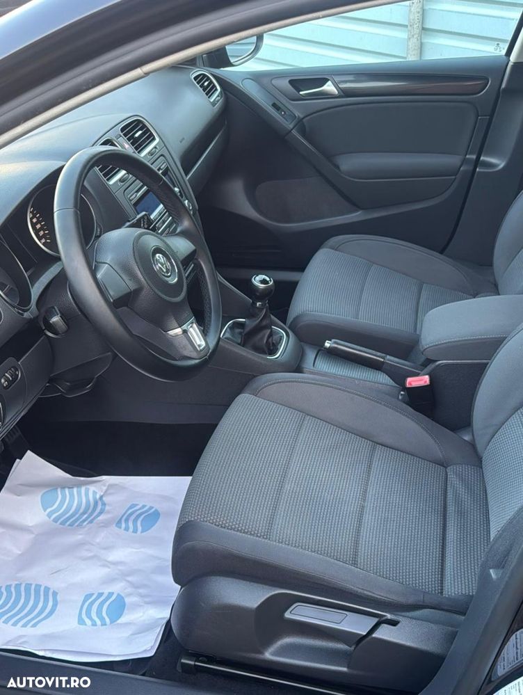 Volkswagen Golf 1.6 TDI DPF BlueMotion Technology Comfortline - 8