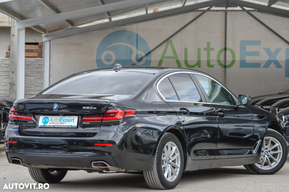 BMW Seria 5 520e Aut. Luxury Line - 29