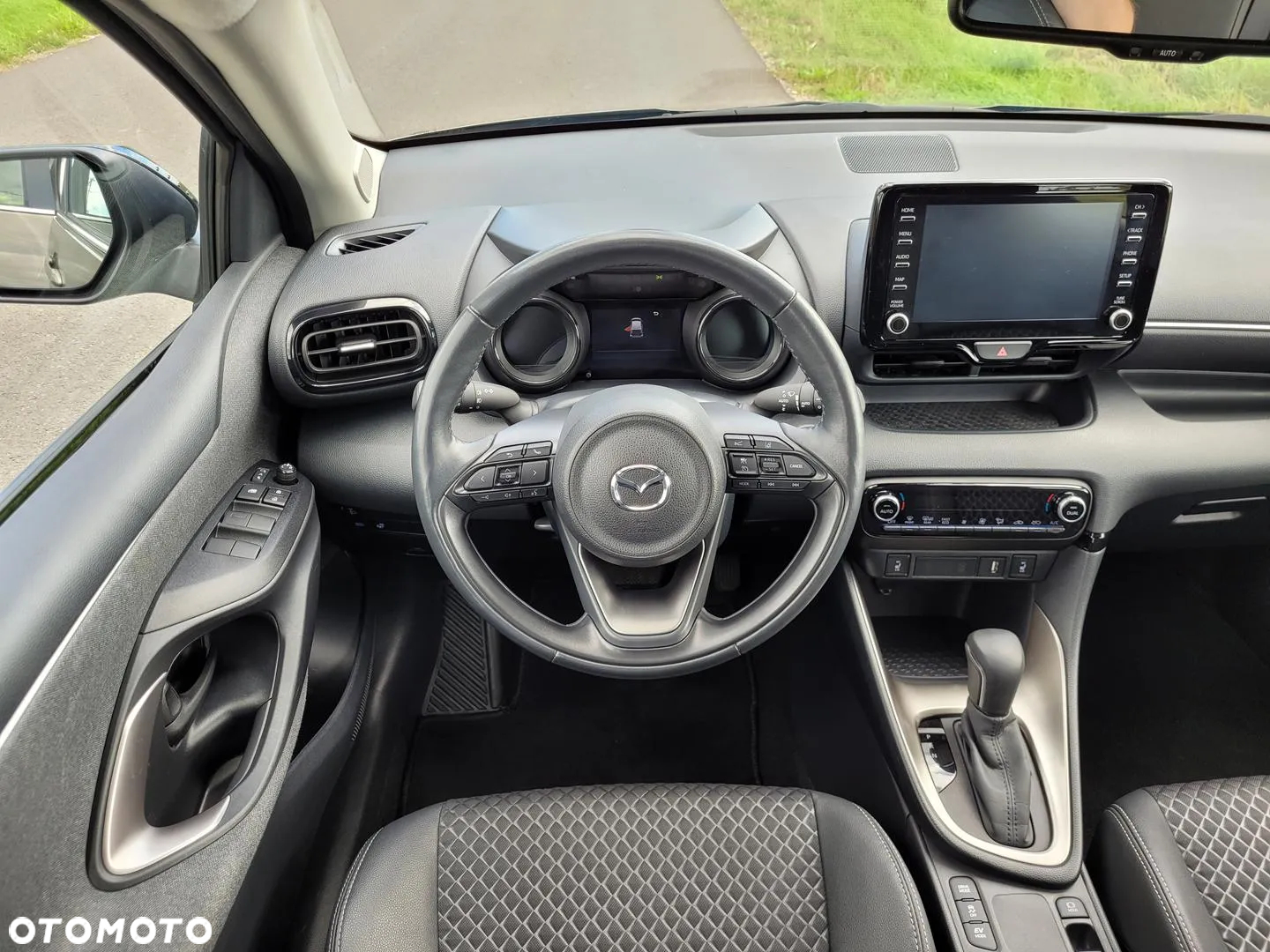 Mazda 2 Hybrid - 15