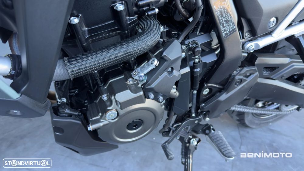Suzuki DL 800 - 17