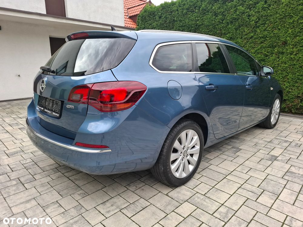 Opel Astra 2.0 CDTI Exklusiv - 10