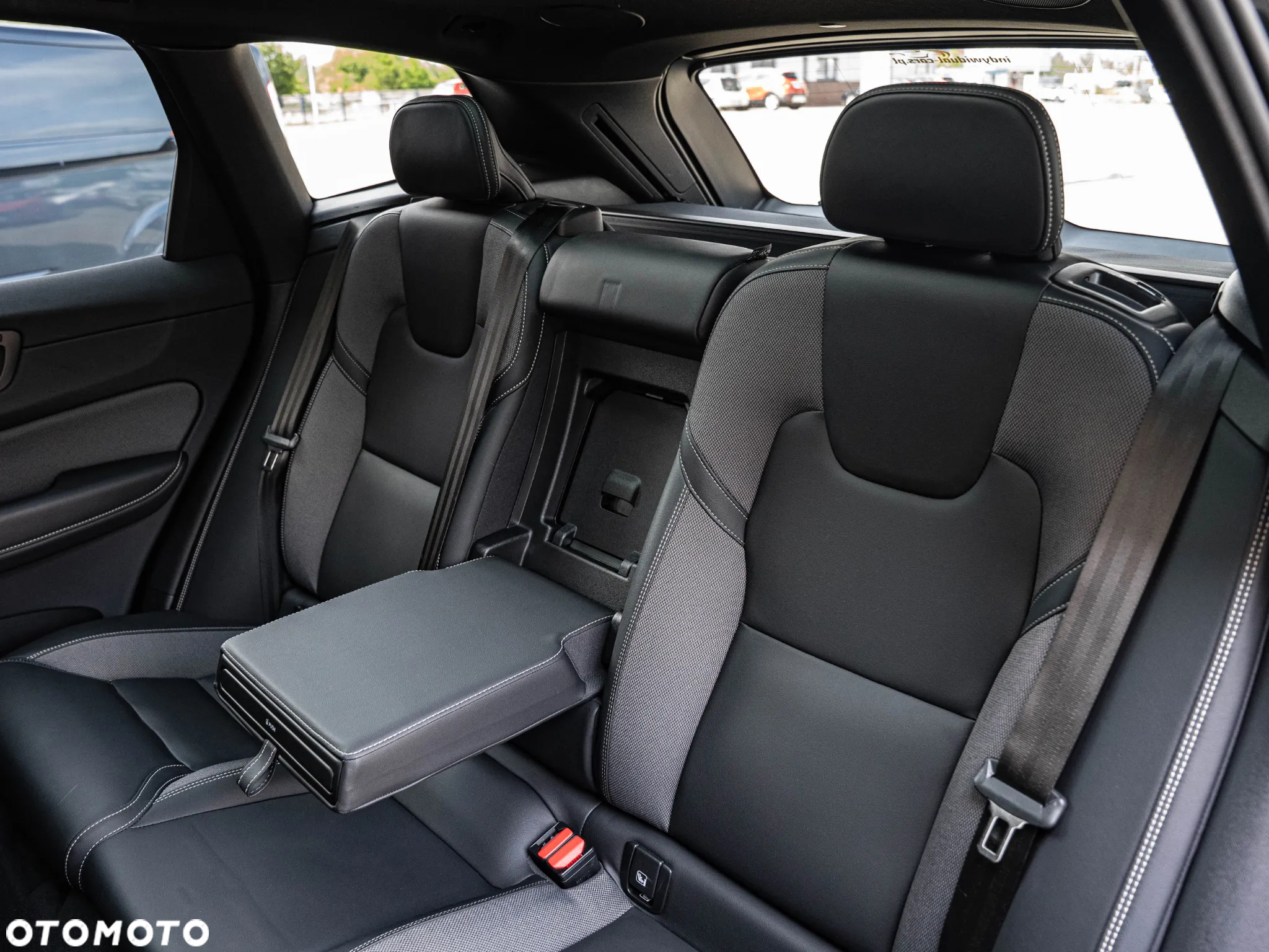 Volvo XC 60 B4 D Plus Bright - 29
