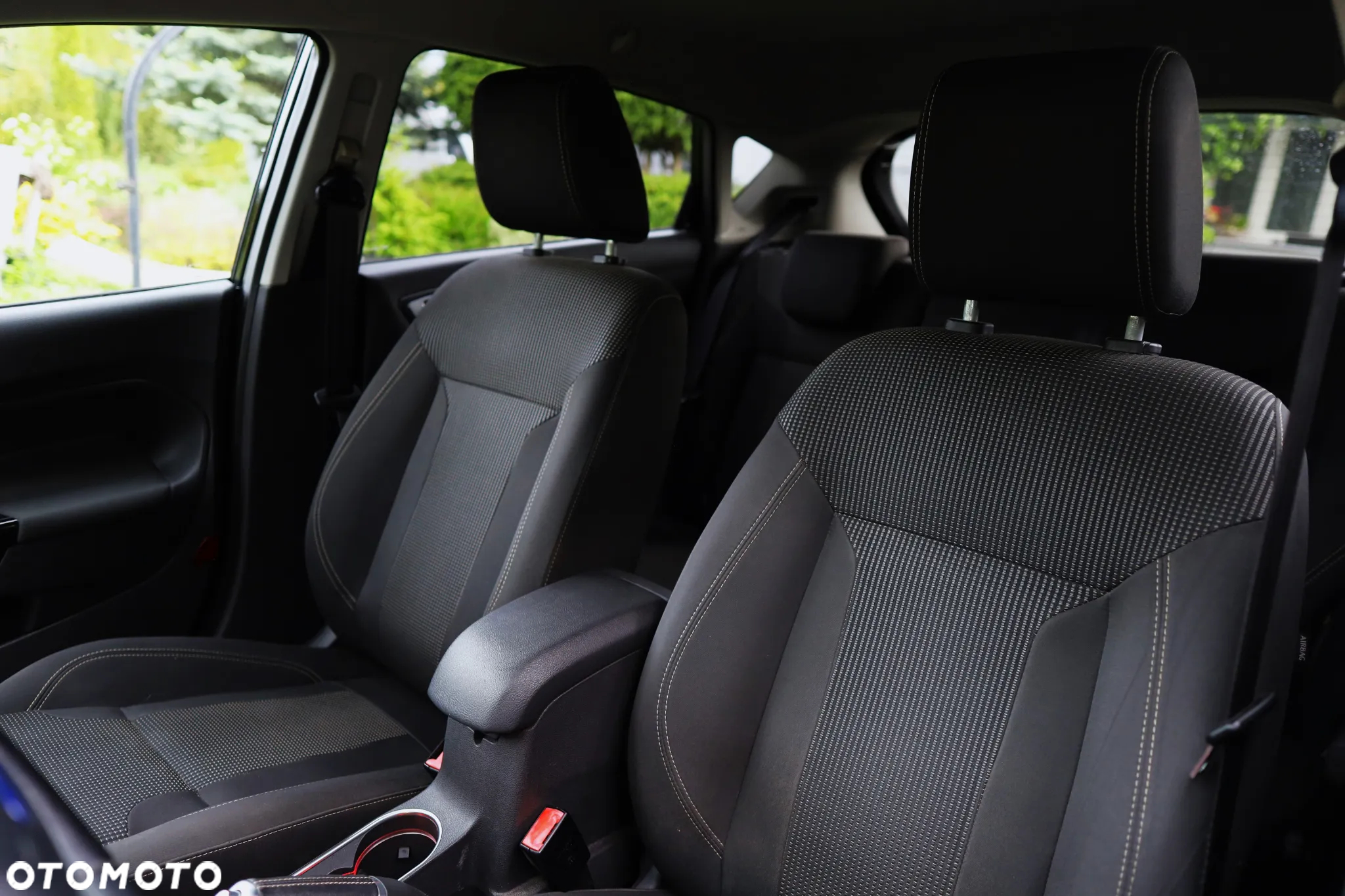 Ford Fiesta 1.5 TDCi Ambiente - 27