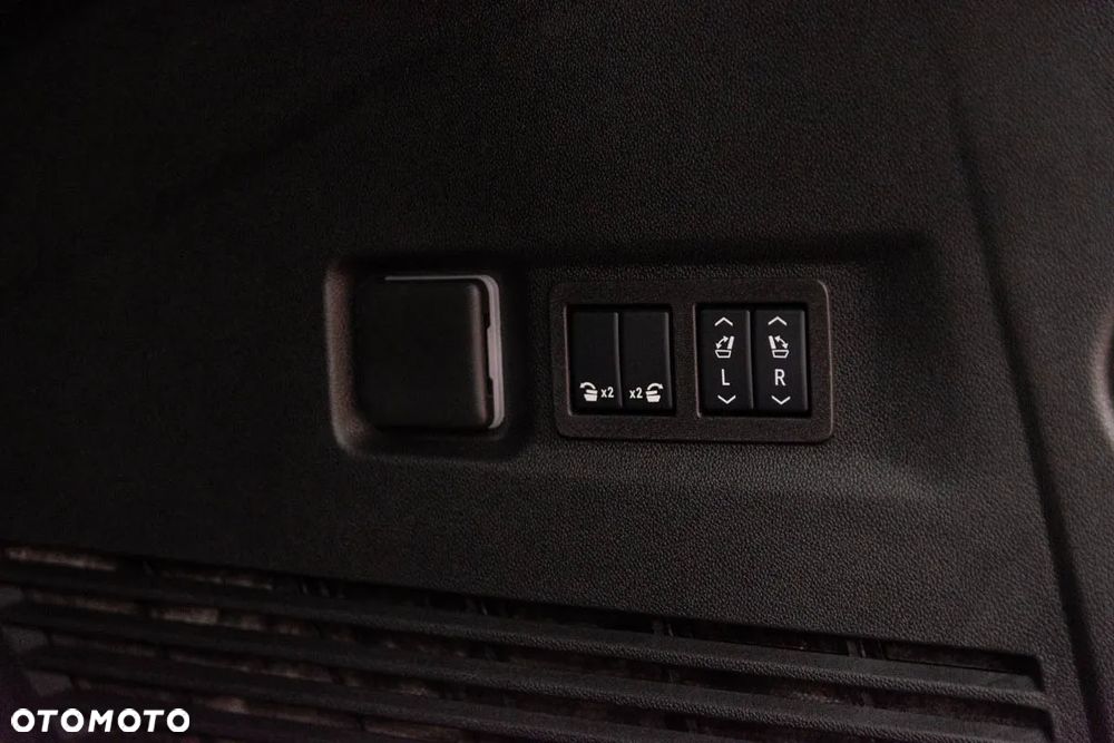Chevrolet Suburban - 18