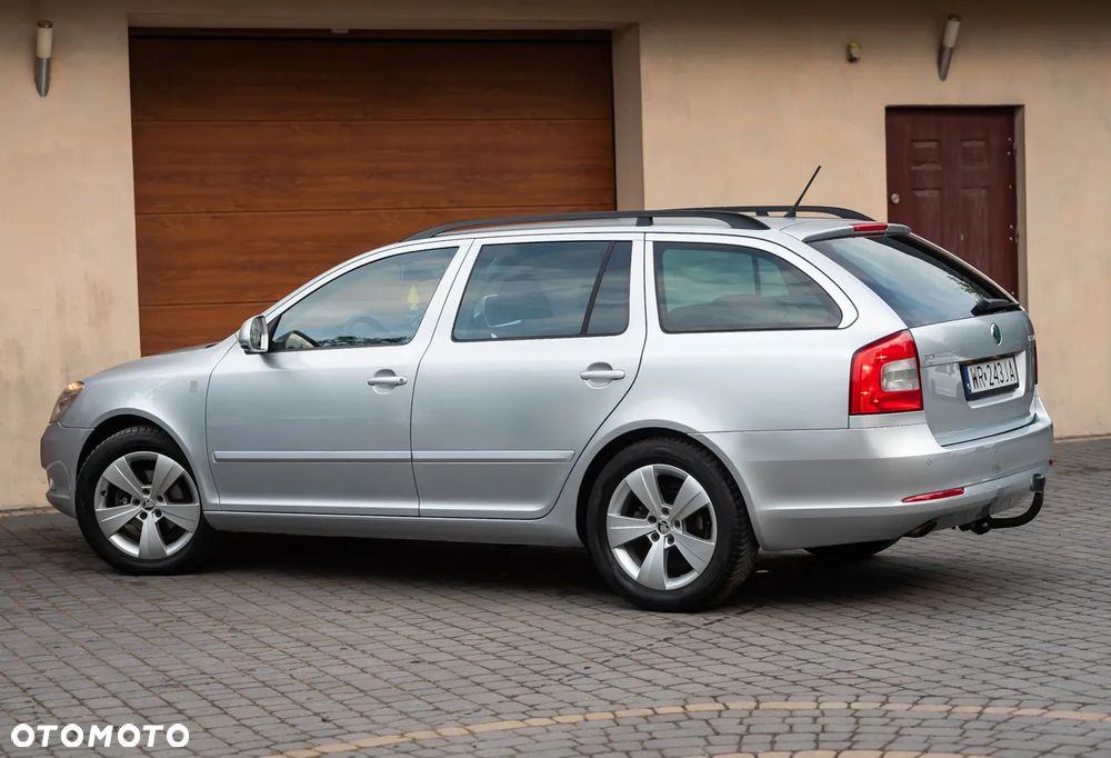Skoda Octavia 1.6 TDI DPF Elegance - 23