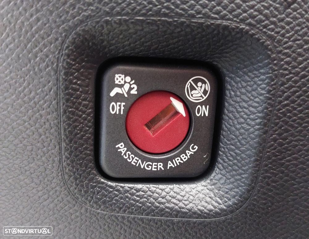 Peugeot e-2008 50 kWh Active Pack - 46