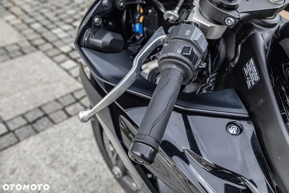 Yamaha R6 - 31