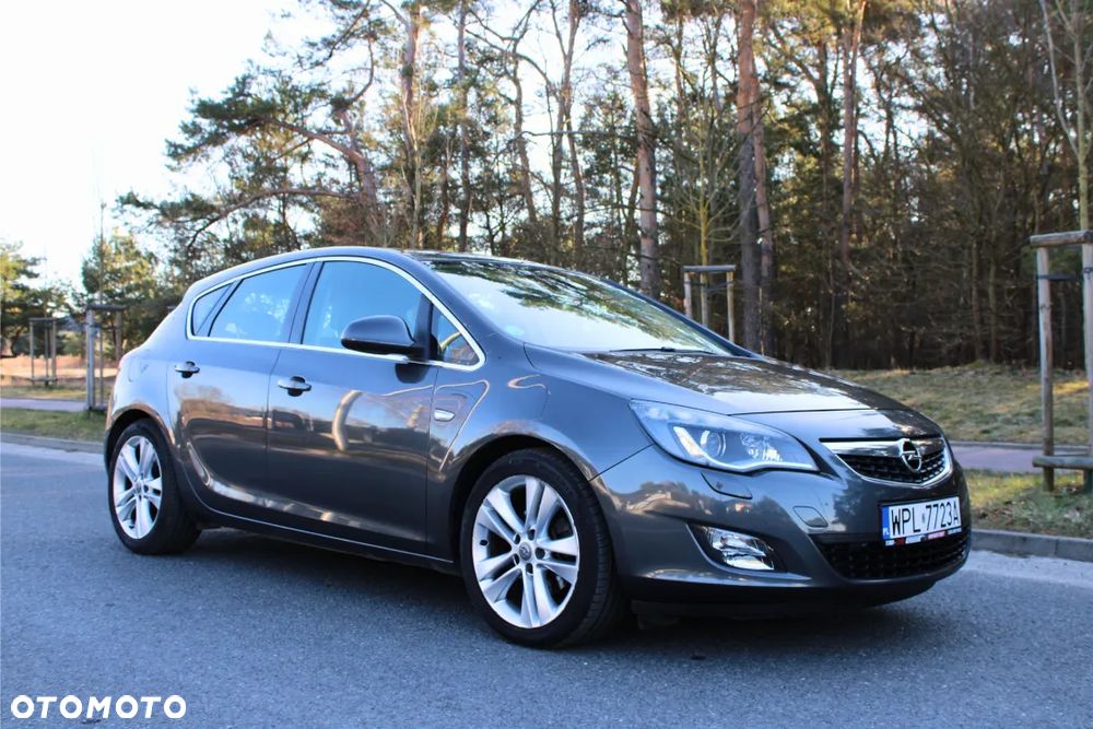 Opel Astra 1.7 CDTI DPF Cosmo - 4