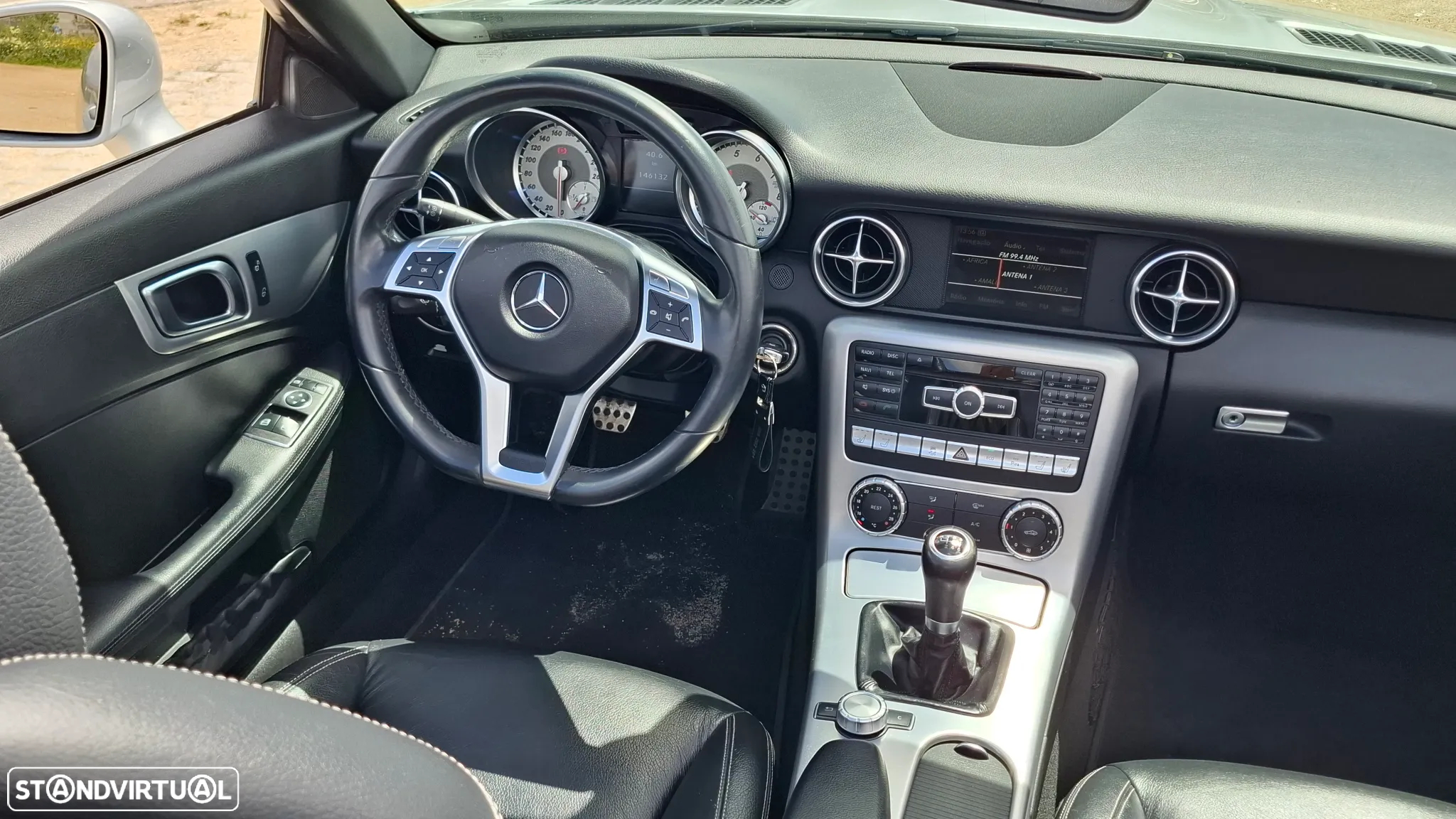 Mercedes-Benz SLK 200 (BlueEFFICIENCY) - 48