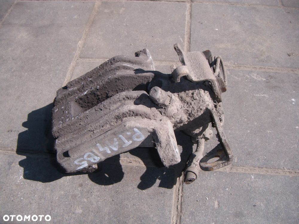 audi a4 b5 98r zacisk prawy tył - 1