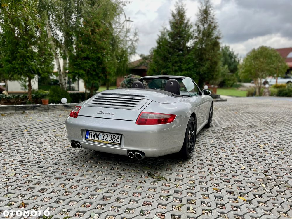 Porsche 911 Carrera - 18