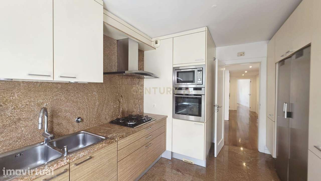 Apartamento T2 de 93m2 com parqueamento e arrecadação - Gulbenkian - E - Grande imagem: 4/14