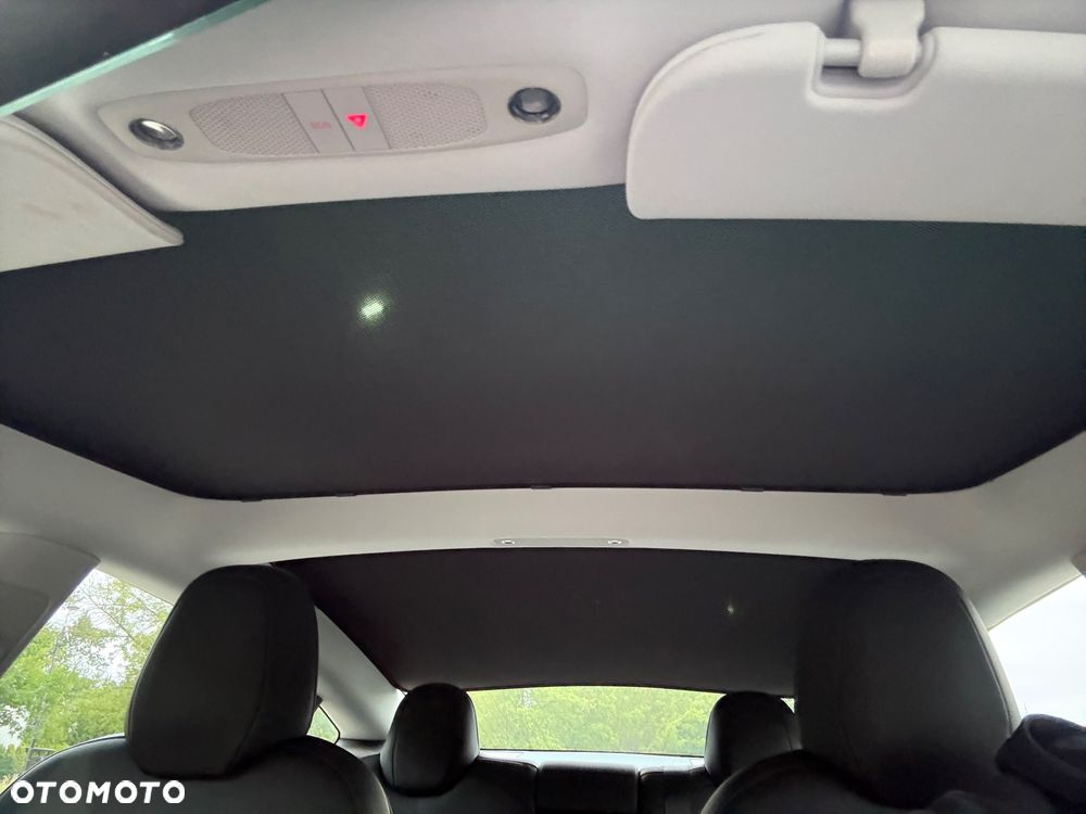 Tesla Model 3 - 33
