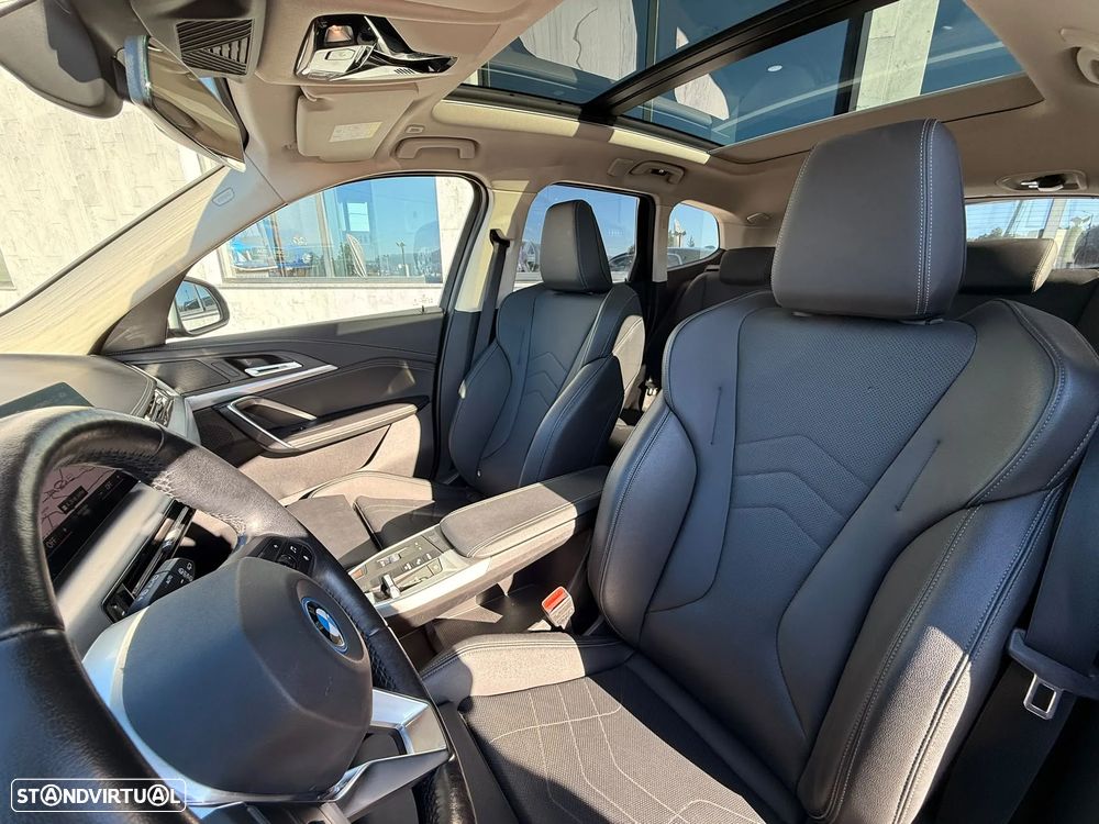 BMW iX1 xDrive30 xLine - 12