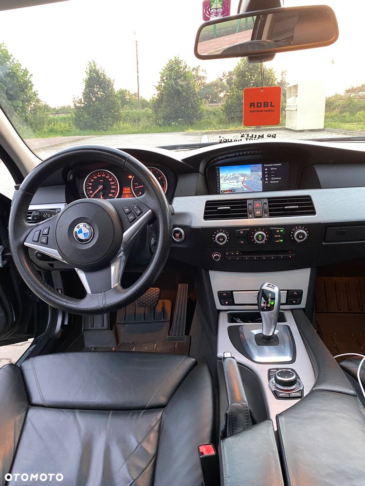 BMW Seria 5 525d Edition Exclusive - 17