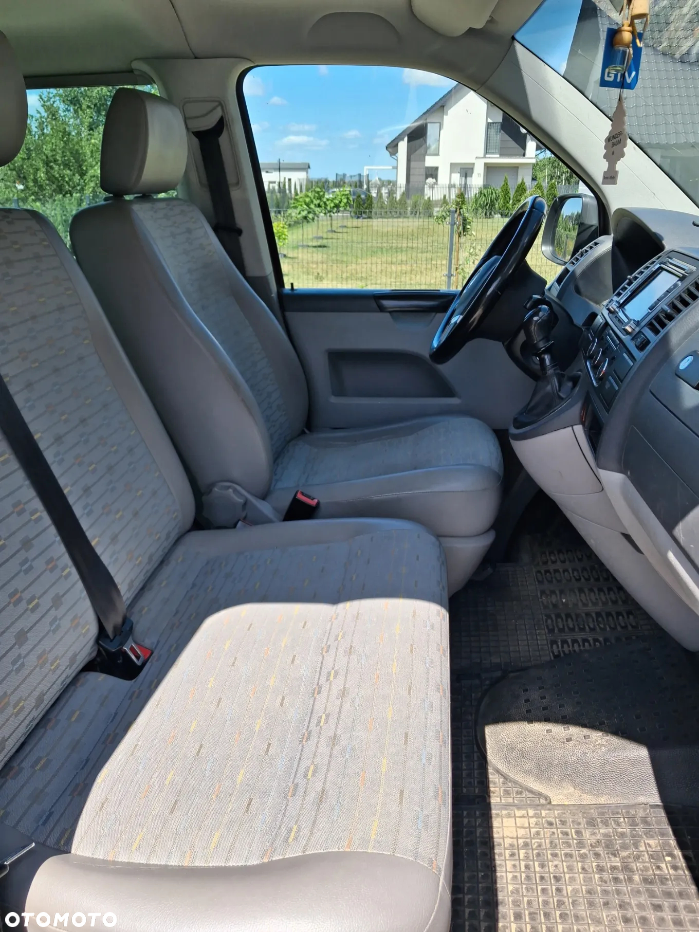 Volkswagen Caravelle - 8