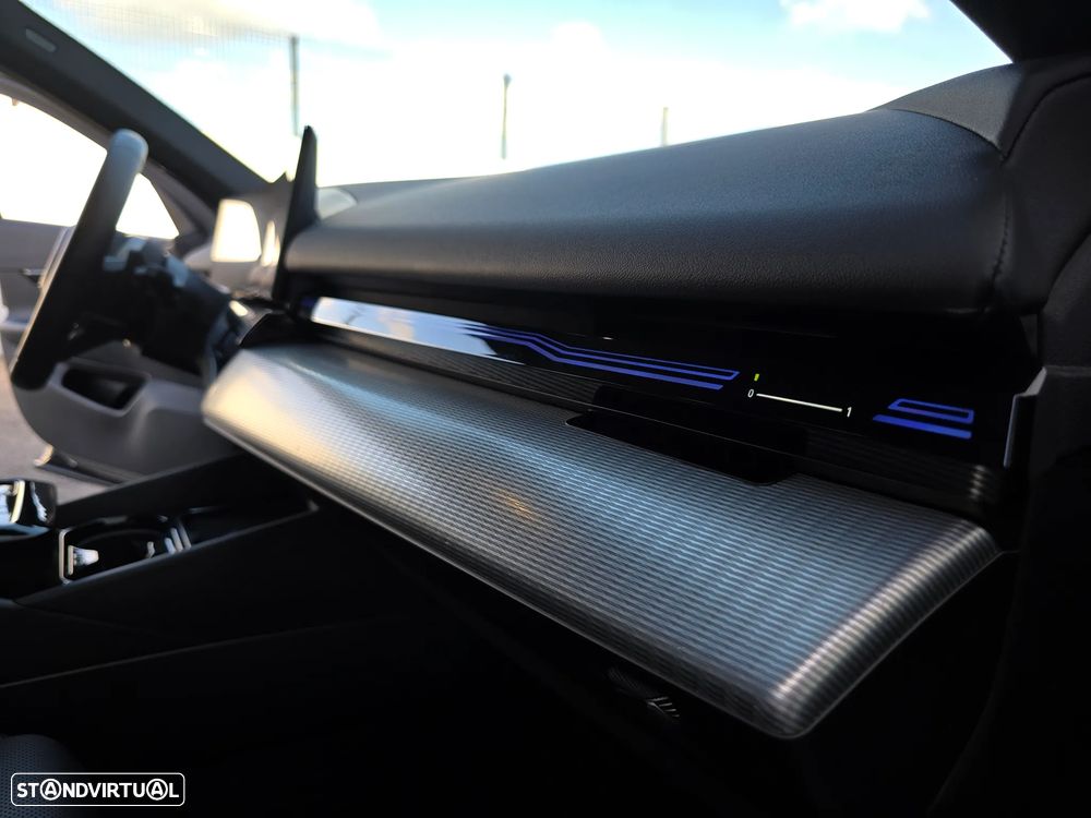BMW 520 d Pack Desportivo M - 28