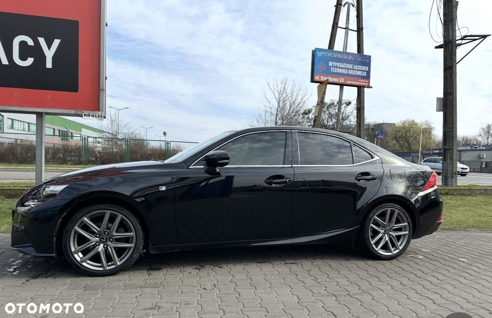 Lexus IS - 3