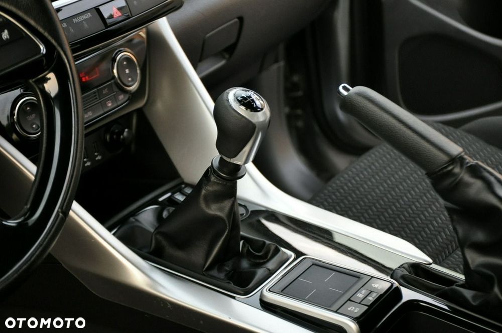 Mitsubishi Eclipse Cross - 33