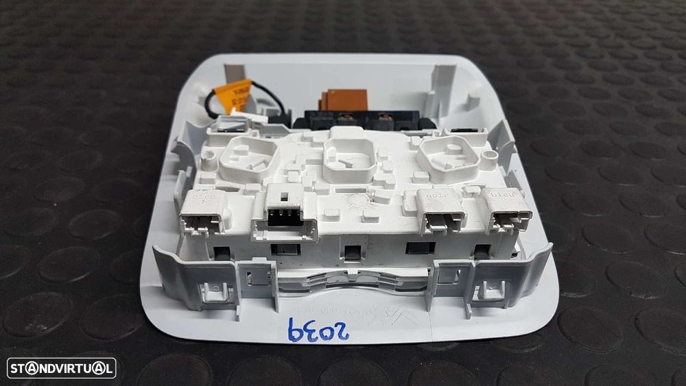 LUZ INTERIOR PEUGEOT 208 ACTIVE - 7