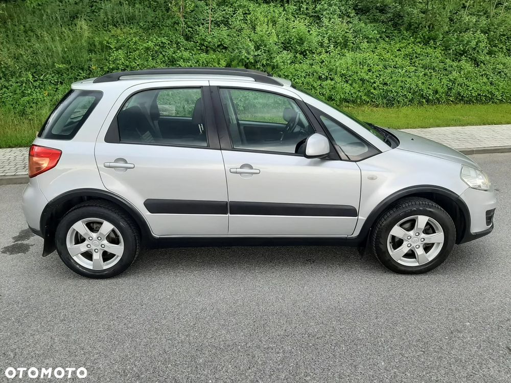 Suzuki SX4 1.6 Comfort Plus 4WD - 11