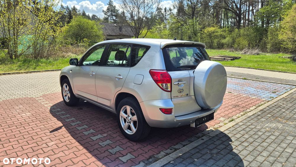Toyota RAV4 2.0 4x4 Automatik Executive - 4
