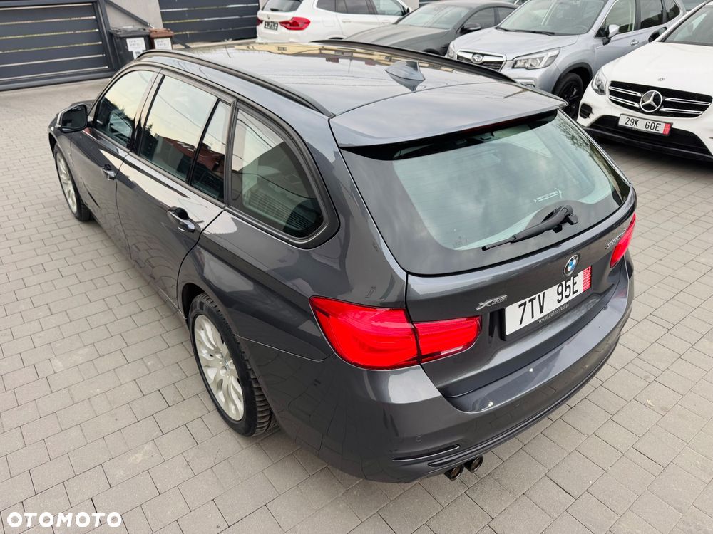 BMW Seria 3 320d xDrive Edition M Sport Shadow - 12