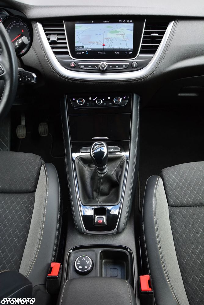 Opel Grandland X 1.2 Start/Stop Business Elegance - 28