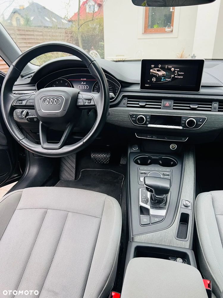 Audi A4 Limousine - 8