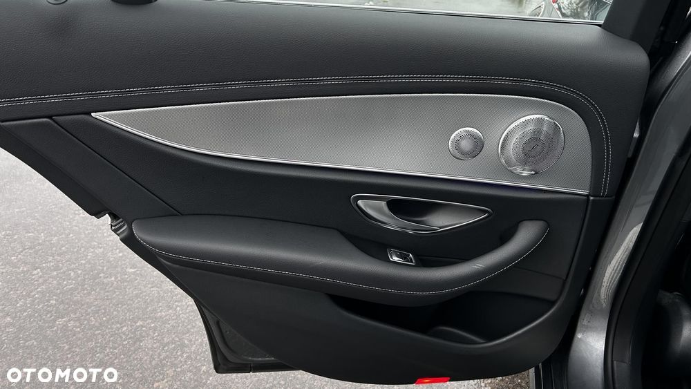 Mercedes-Benz Klasa E - 25