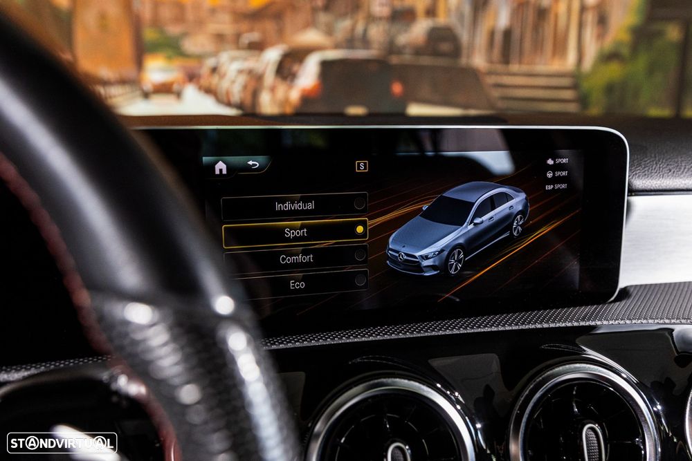 Mercedes-Benz A 180 Limousine d AMG Line Aut. - 17