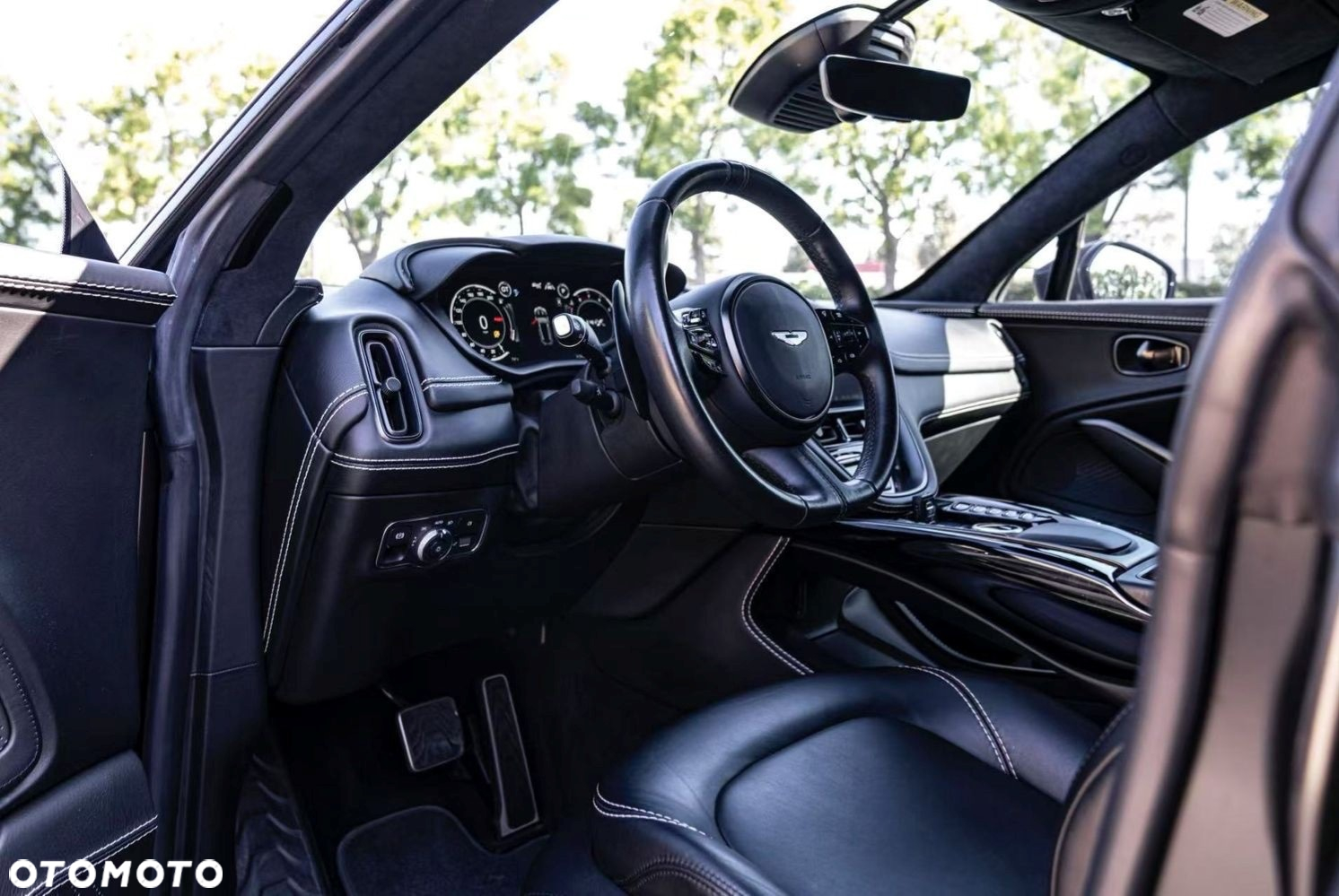 Aston Martin DBX Standard - 3