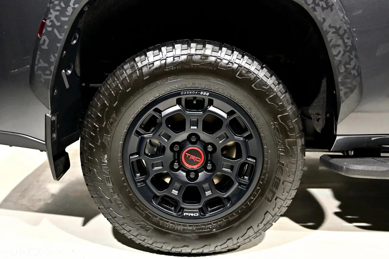 Toyota Sequoia - 17