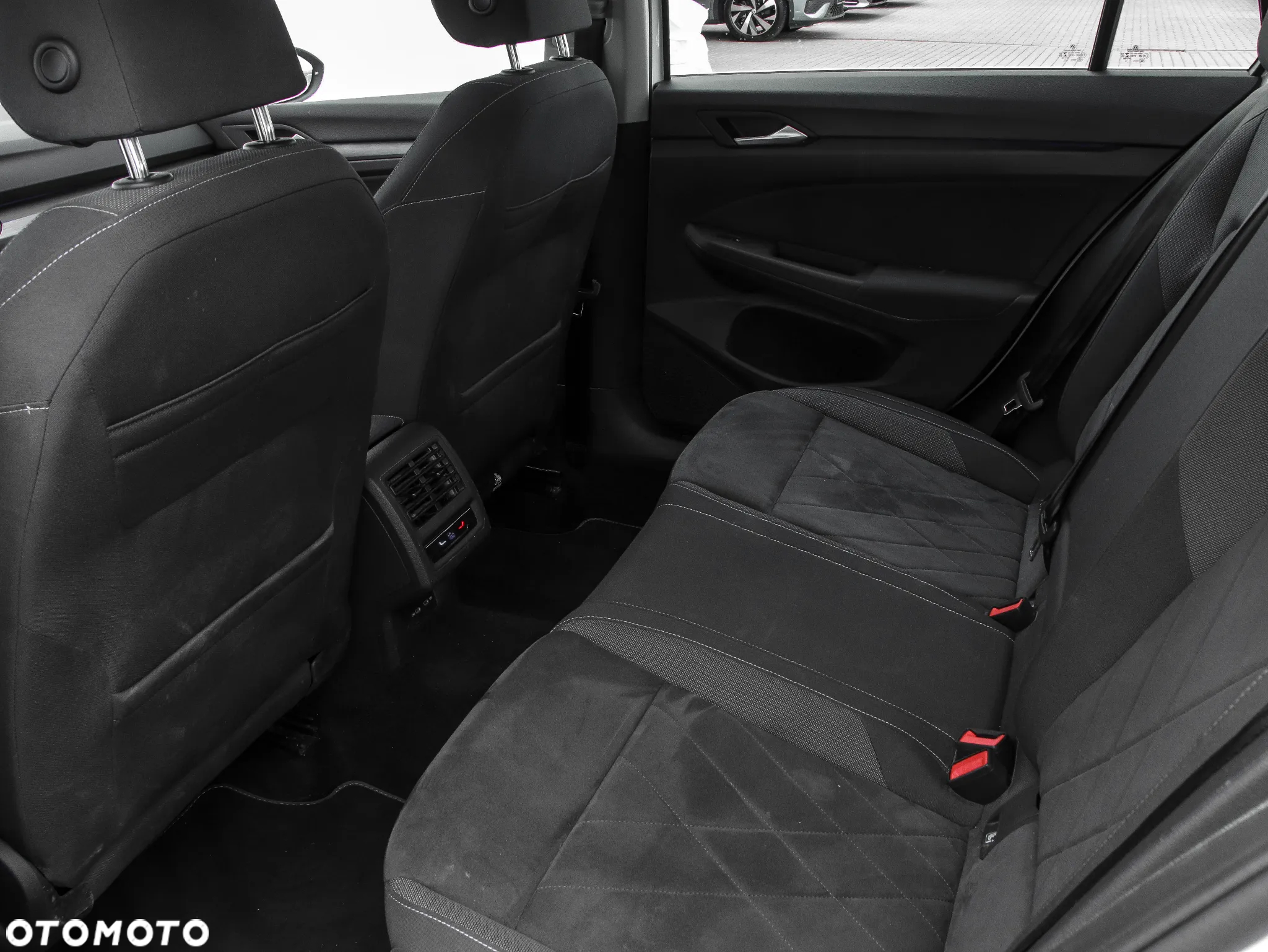 Volkswagen Golf VIII 2.0 TDI Style DSG - 11