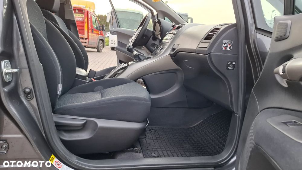 Toyota Auris 1.4 VVT-i - 7