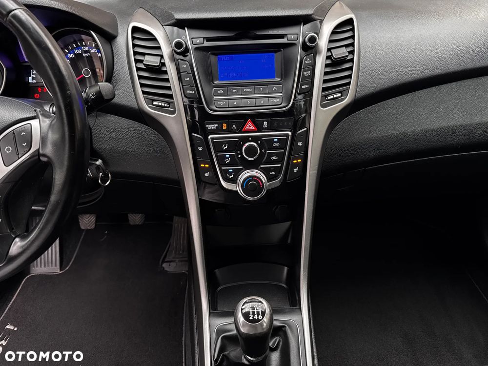 Hyundai i30 blue 1.6 GDI Style - 12