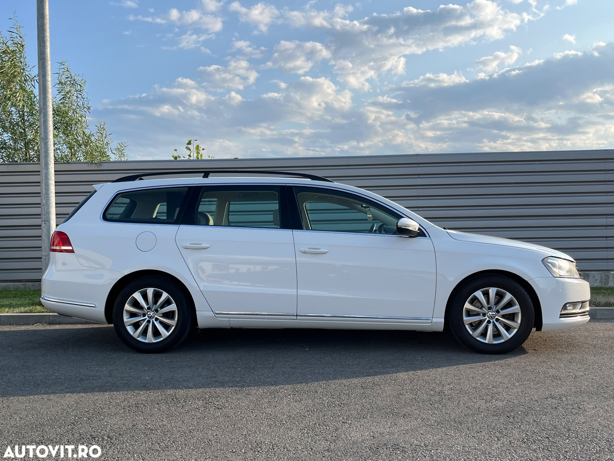 Volkswagen Passat Variant 2.0 TDI DPF DSG Individual - 17