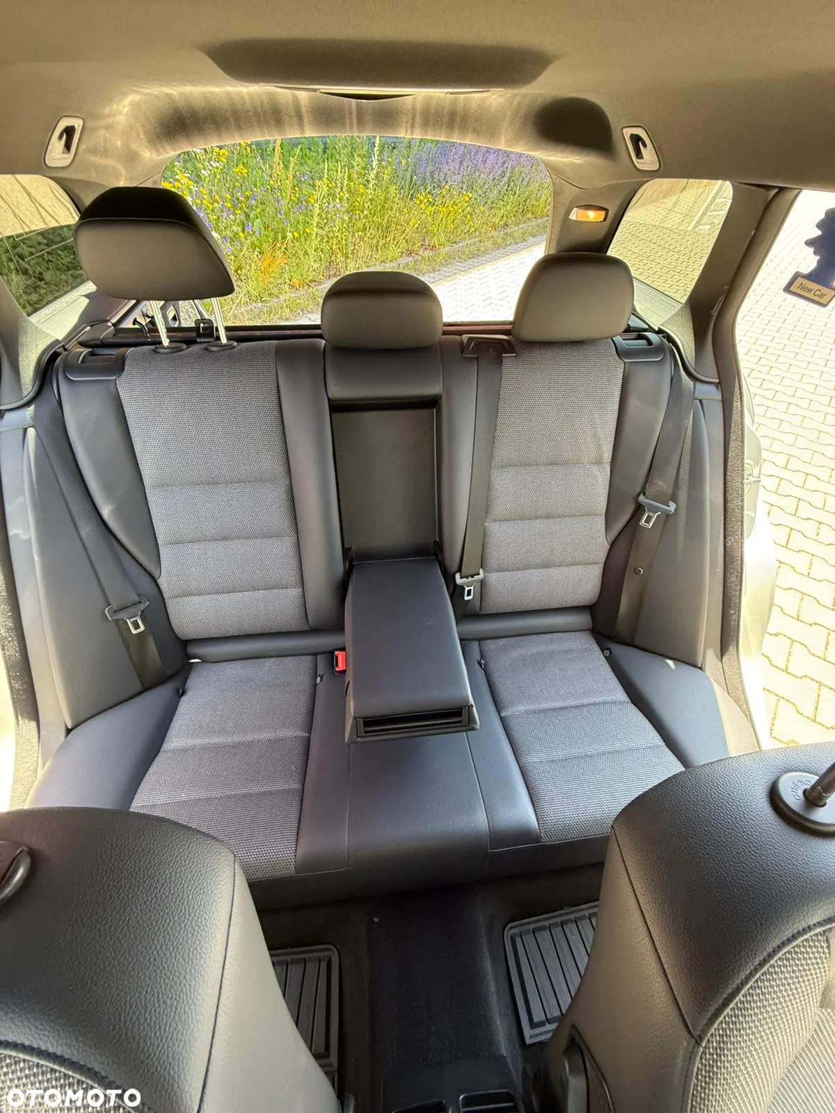 Mercedes-Benz Klasa C 180 T CGI Automatik BlueEFFICIENCY Avantgarde - 21