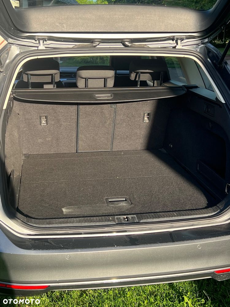 Volkswagen Passat 1.6 TDI BMT Comfortline - 10