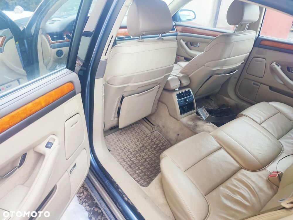 Audi A8 - 7