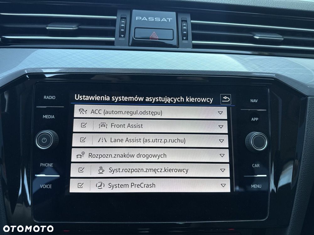 Volkswagen Passat Variant 2.0 TDI SCR Business DSG - 28