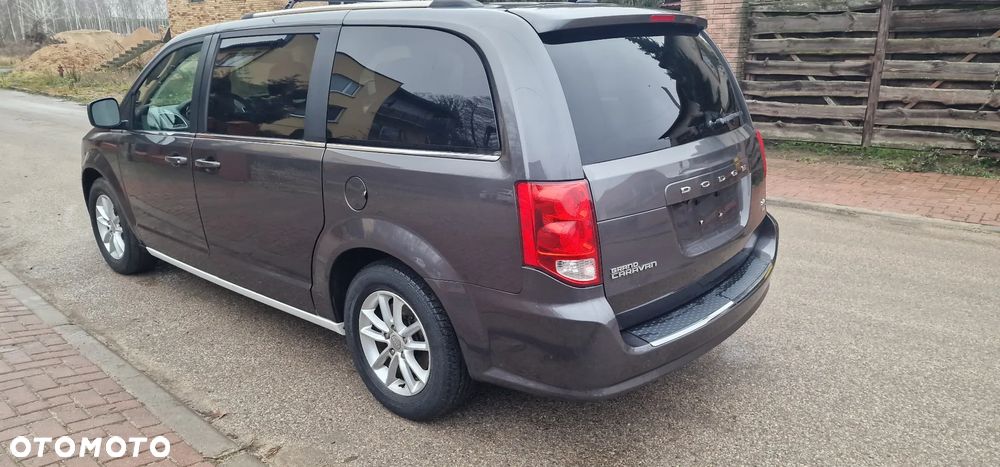 Dodge Grand Caravan - 9