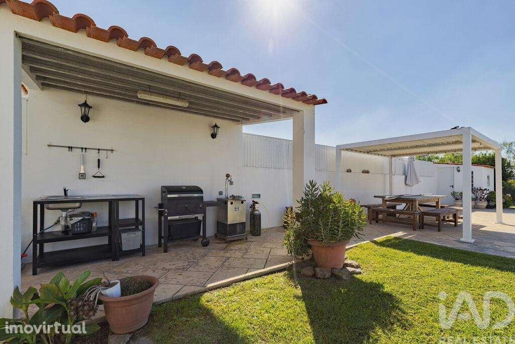 Casa / Villa T4 em Pinhal Novo de 300,00 m2 - Grande imagem: 3/23