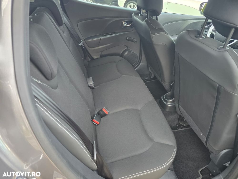 Renault Clio - 10
